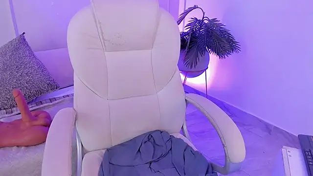 Snapshot of Mariapettit chatting on 03.03.25 Mariapettit online show from 03.03.25