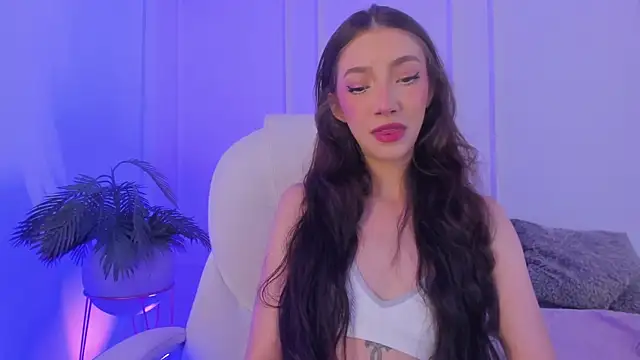 Snapshot of Mariapettit chatting on 03.06.25 Mariapettit online show from 03.06.25