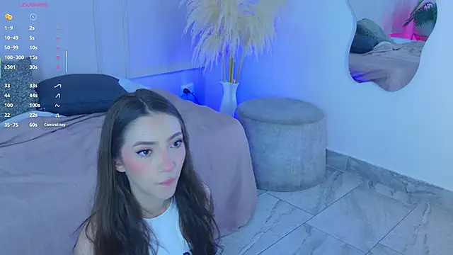 Snapshot of Mariapettit chatting on 11.09.25 Mariapettit online show from 11.09.25