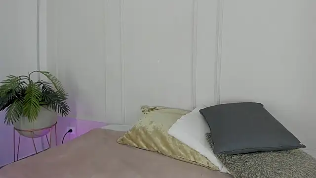 Snapshot of Mariapettit chatting on 02.05.26 Mariapettit online show from 02.05.26