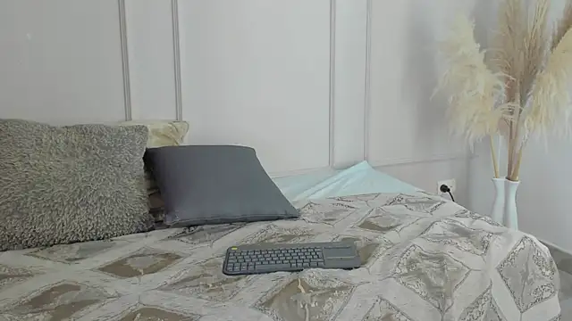 Mariapettit online show from 04.19.26