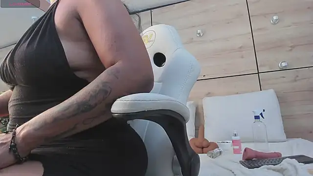 martina touss online show from 02.24.25