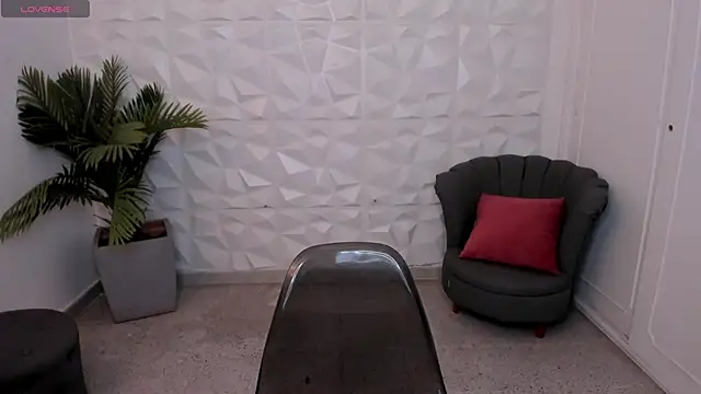 SaraaMills online show from 01.13.25