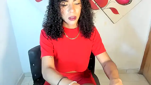 Snapshot of naomiwildburn chatting on 06.25.26 naomiwildburn online show from 06.25.26