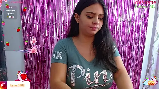 Snapshot of karol_9 chatting on 01.21.25 karol 9 online show from 01.21.25