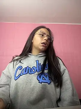 Snapshot of karol_9 chatting on 02.28.25 karol 9 online show from 02.28.25