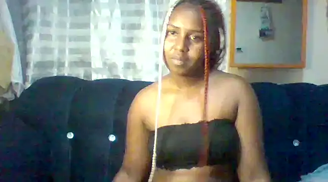 Snapshot of Sexxycheeks- chatting on 12.10.24 Sexxycheeks- online show from 12.10.24