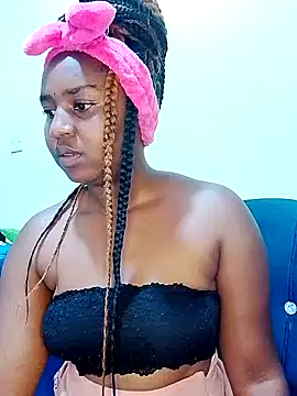 Snapshot of Sexxycheeks- chatting on 02.07.25 Sexxycheeks- online show from 02.07.25