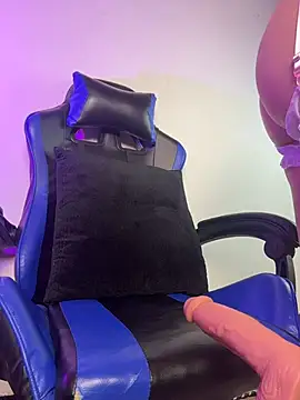 MarielQueenx online show from 12.23.25