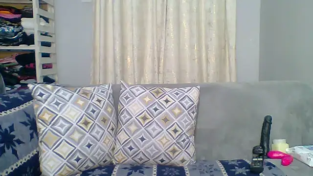 Petite 254 online show from 01.06.26