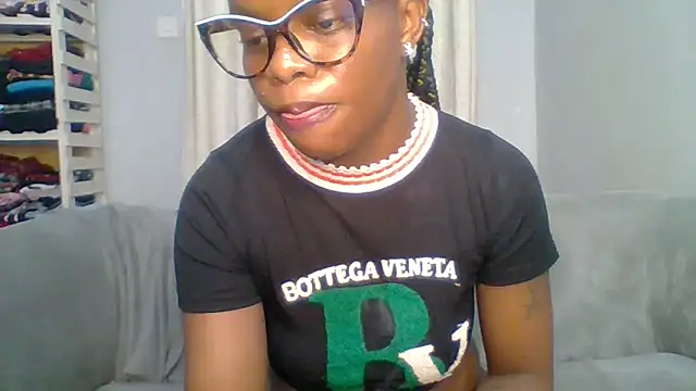 Petite 254 online show from 03.26.26