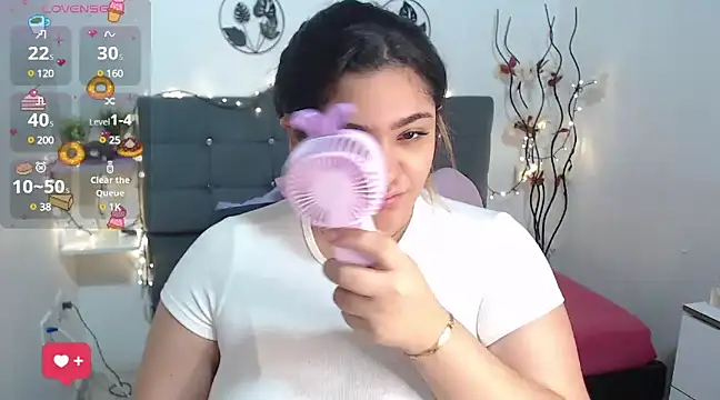 Snapshot of KathyGonzalez chatting on 12.02.24 KathyGonzalez online show from 12.02.24