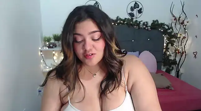 Snapshot of KathyGonzalez chatting on 12.06.24 KathyGonzalez online show from 12.06.24