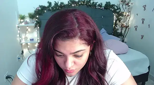 Snapshot of KathyGonzalez chatting on 12.22.24 KathyGonzalez online show from 12.22.24
