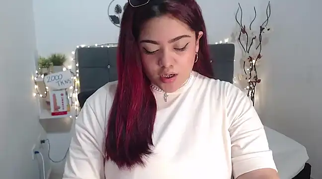 Snapshot of KathyGonzalez chatting on 02.01.25 KathyGonzalez online show from 02.01.25