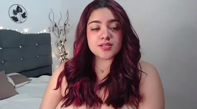 Snapshot of KathyGonzalez chatting on 02.07.25 KathyGonzalez online show from 02.07.25