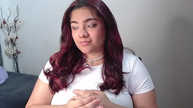 Snapshot of KathyGonzalez chatting on 02.15.25 KathyGonzalez online show from 02.15.25