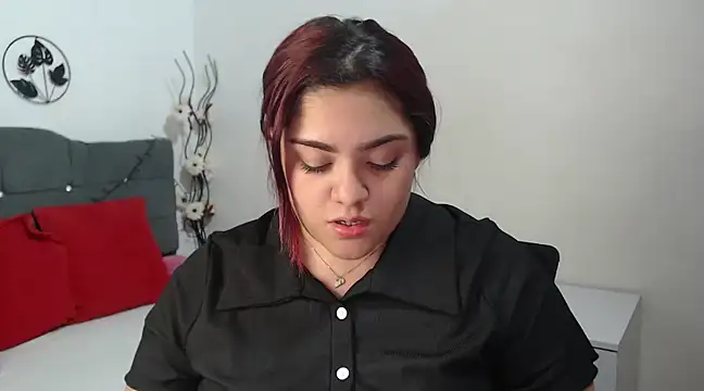 Snapshot of KathyGonzalez chatting on 03.07.25 KathyGonzalez online show from 03.07.25