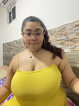 Snapshot of KathyGonzalez chatting on 10.05.25 KathyGonzalez online show from 10.05.25