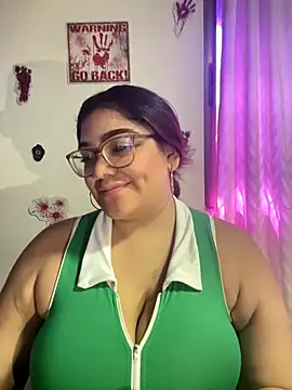 Snapshot of KathyGonzalez chatting on 10.19.25 KathyGonzalez online show from 10.19.25