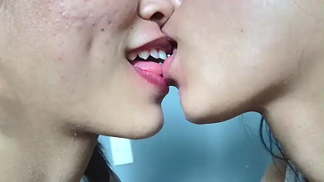 strawberrymia68 online show from 02.08.25