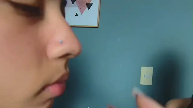 strawberrymia68 online show from 03.20.25