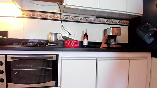 Hotsamantamature online show from 02.28.25