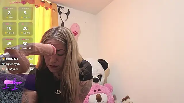 Hotsamantamature online show from 09.24.25