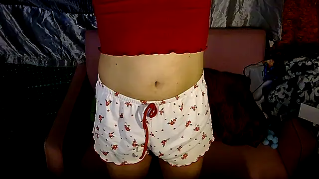 Snapshot of tashakaixxx chatting on 04.15.26 tashakaixxx online show from 04.15.26