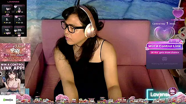 Snapshot of tashakaixxx chatting on 05.17.26 tashakaixxx online show from 05.17.26