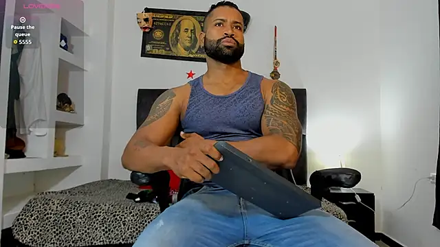 Snapshot of MattRodriguez9 chatting on 11.30.25 MattRodriguez9 online show from 11.30.25