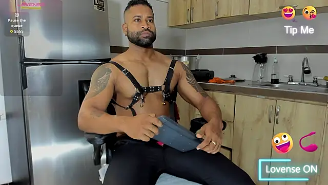 Snapshot of MattRodriguez9 chatting on 01.14.26 MattRodriguez9 online show from 01.14.26