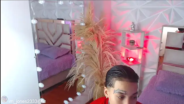 Jonesliam23 online show from 10.18.25