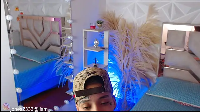 Jonesliam23 online show from 11.25.25