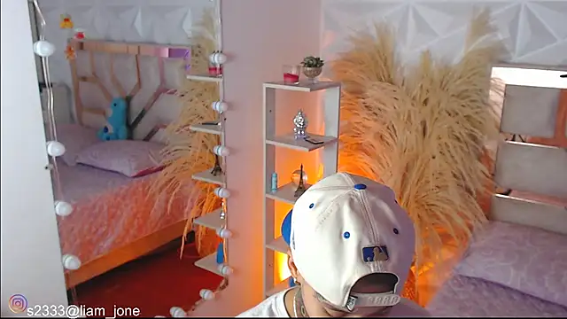 Jonesliam23 online show from 11.29.25