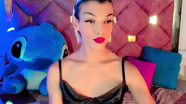 Snapshot of the-horus-girl chatting on 12.17.24 the-horus-girl online show from 12.17.24