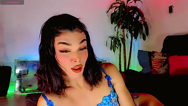 Snapshot of the-horus-girl chatting on 04.21.26 the-horus-girl online show from 04.21.26