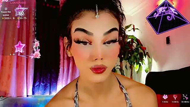 Snapshot of the-horus-girl chatting on 04.29.26 the-horus-girl online show from 04.29.26