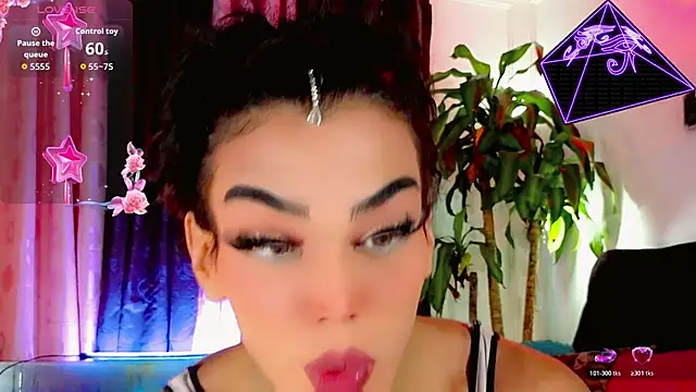 Snapshot of the-horus-girl chatting on 04.29.26 the-horus-girl online show from 04.29.26