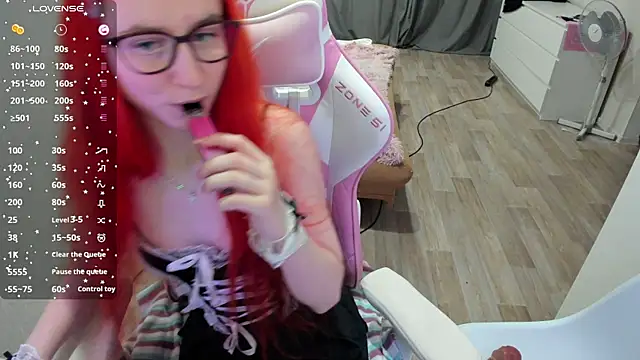 Malina Lovely online show from 10.27.25