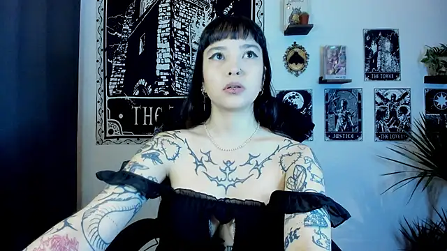Snapshot of Demongirl6666 chatting on 10.15.25 Demongirl6666 online show from 10.15.25