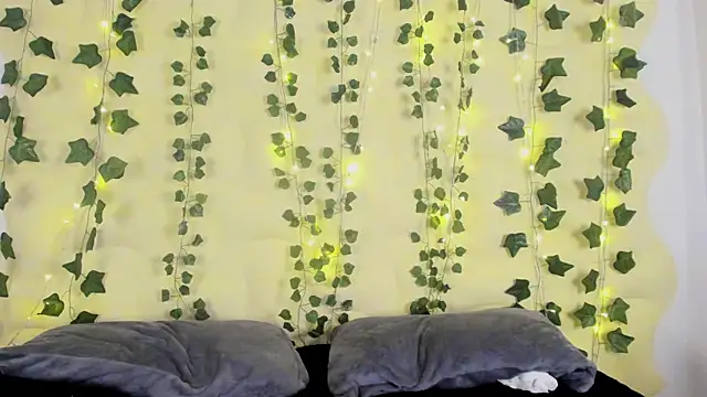 Snapshot of Natasha_Nasty2 chatting on 02.25.25 Natasha Nasty2 online show from 02.25.25