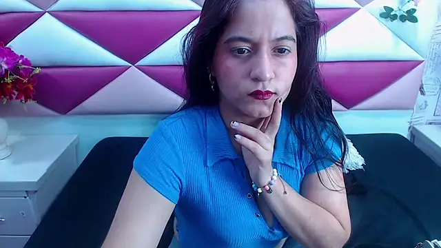 Snapshot of MariaClay chatting on 01.24.25 MariaClay online show from 01.24.25