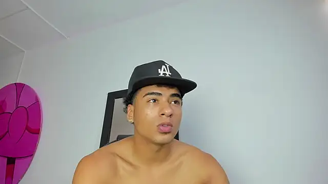 Snapshot of ANGEL_NICOLAS chatting on 01.10.25 ANGEL NICOLAS online show from 01.10.25