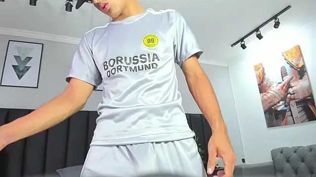 Snapshot of ANGEL_NICOLAS chatting on 01.12.25 ANGEL NICOLAS online show from 01.12.25