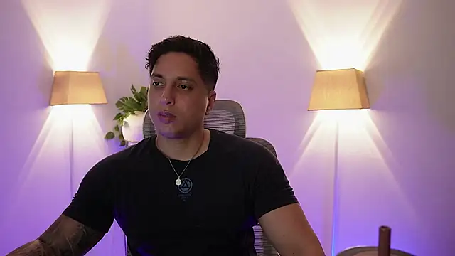 Snapshot of appolo_allen chatting on 05.15.26 appolo allen online show from 05.15.26