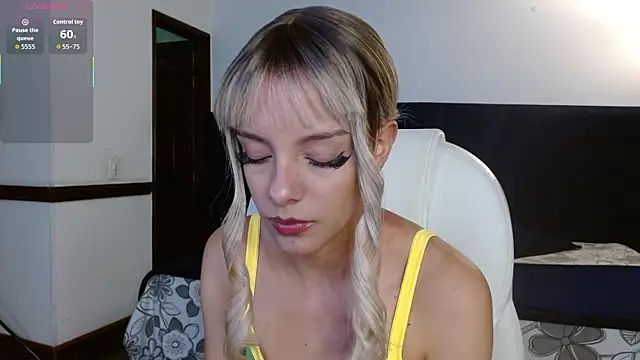 Snapshot of peyton_golden1 chatting on 01.17.26 peyton golden1 online show from 01.17.26