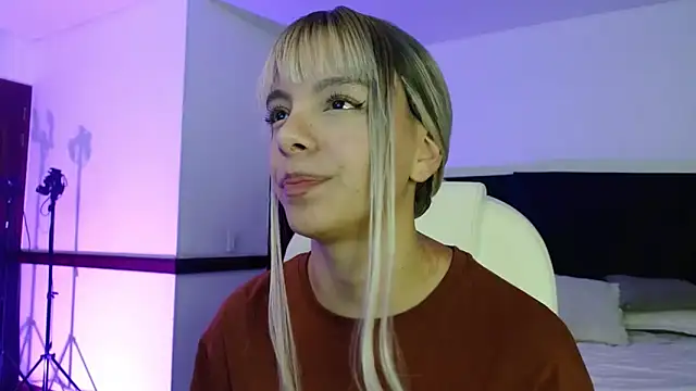 Snapshot of peyton_golden1 chatting on 02.23.26 peyton golden1 online show from 02.23.26