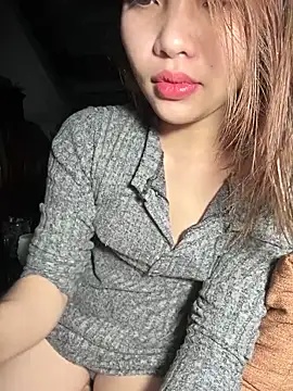Snapshot of Wettpussyxx chatting on 12.17.25 Wettpussyxx online show from 12.17.25