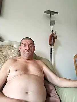 Lutzi1 online show from 10.22.25